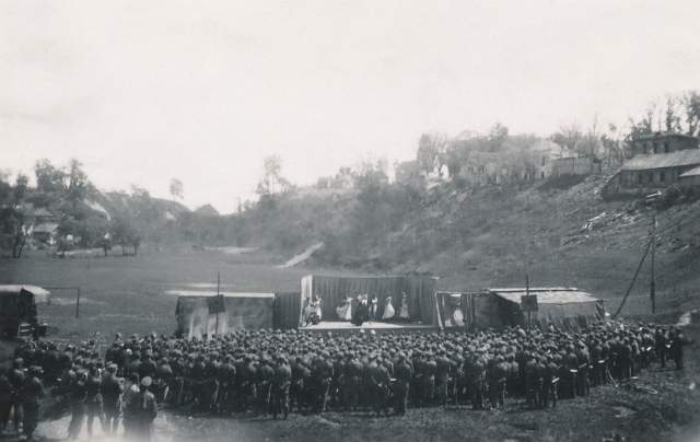 Военный концерт