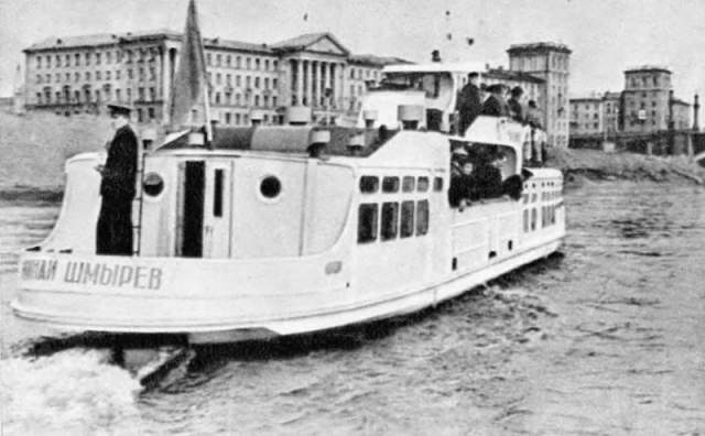 Теплоход Минай Шмырёв