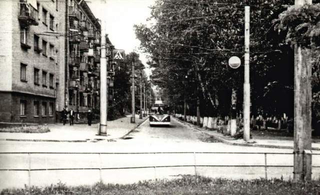 Троллейбус на ул.Б.Хмельницкого