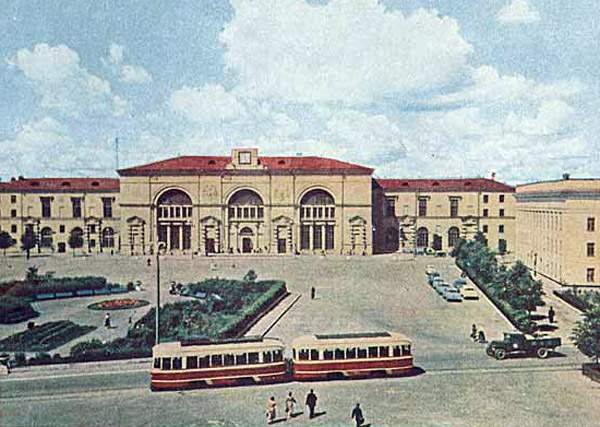 Привокзальная площадь